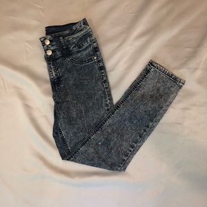 High waisted jeans